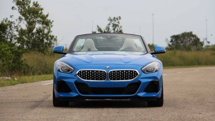 اجمل صور بي أم دبليو زد 4 2019 Z4 sDrive30i باللون الأزرق اجمل صور بي أم دبليو زد 4 2019 Z4 sDrive30i